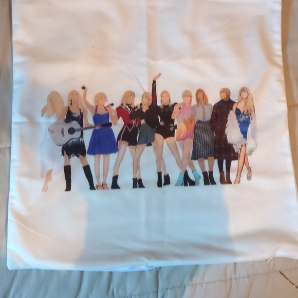Taylor Swift inspired pillow sham - Picture 4 of 5